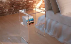 Comodino in plexiglass trasparente Bianka