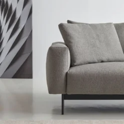 Divano con chaise longue Arthon B2