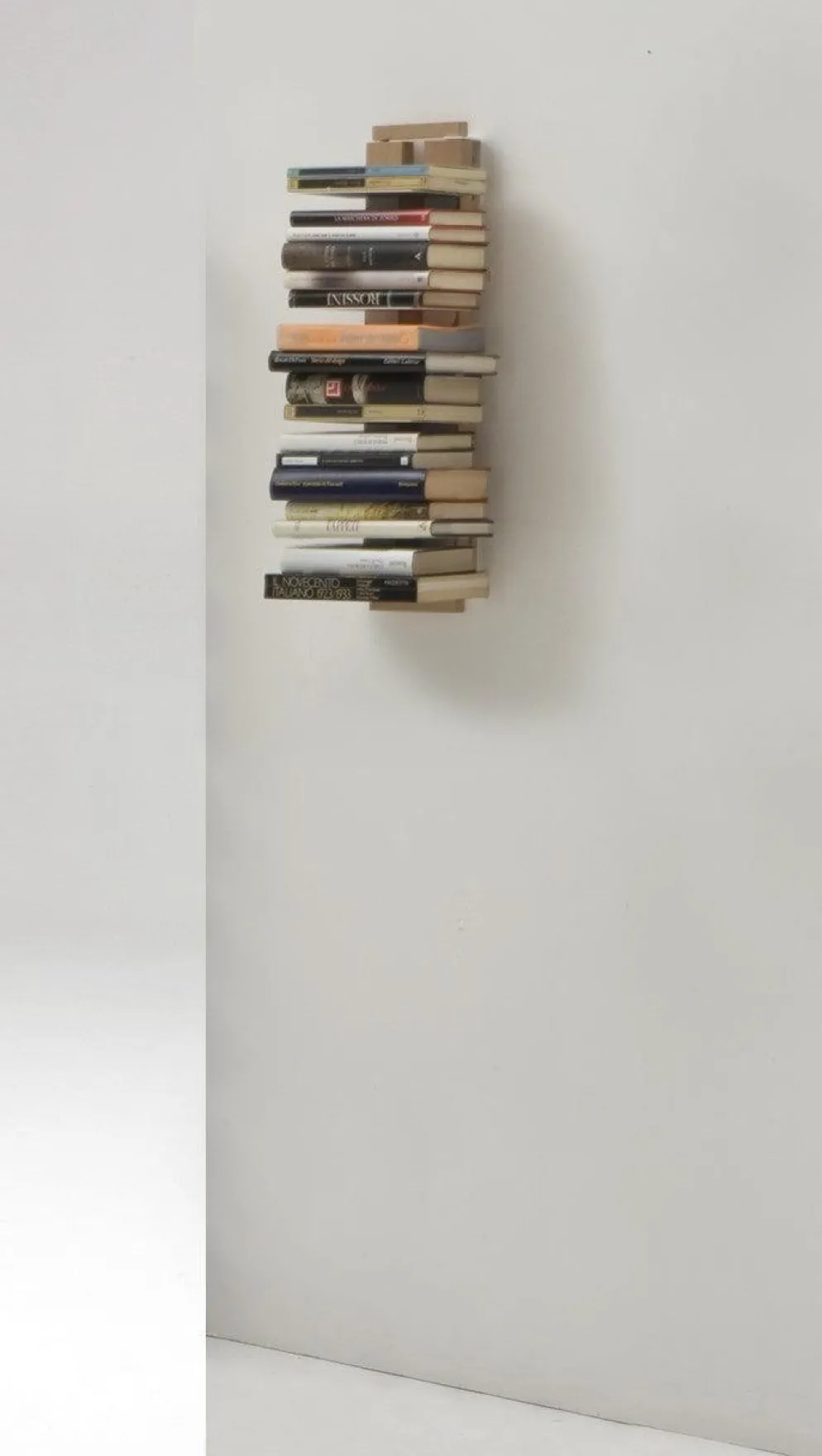 Libreria sospesa a muro in legno Zia Ortensia