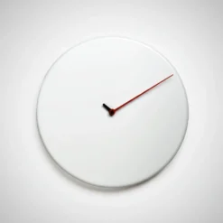 Orologio da muro Less design rotondo in legno