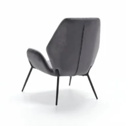 Poltrona Elvara in velluto con gambe in metallo nero