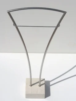 Servomuto design moderno in acciaio Vilmos