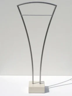 Servomuto design moderno in acciaio Vilmos