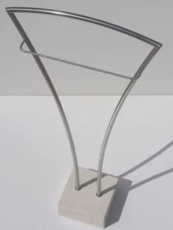 Servomuto design moderno in acciaio Vilmos