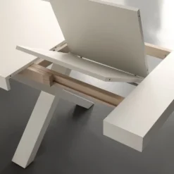 Tavolo allungabile Aras in nobilitato bianco e rovere