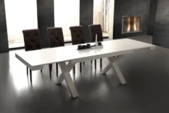 Tavolo allungabile Aras in nobilitato bianco e rovere
